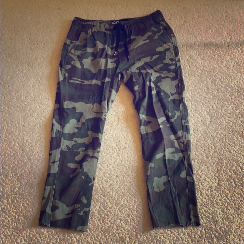 Cropped Camo Joggers